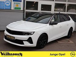 Jadeweiss/schwarz Gebraucht 2024 Opel Astra Kombi | 25.795 € (Fairer Preis)