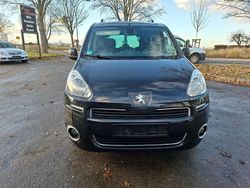 Schwarz Gebraucht 2014 Peugeot Partner Tepee Allure Van / Kleinbus | 5.990 € (Fairer Preis)