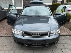 Grau Gebraucht 2001 Audi A4 Limousine | 5.500 €