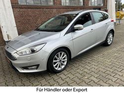 Silber Gebraucht 2016 Ford Focus Titanium Limousine | 6.999 € (Fairer Preis)