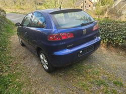 Blau Gebraucht 2004 Seat Ibiza Fresh Limousine | 1.999 € (Etwas zu teuer)