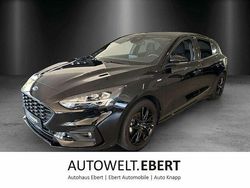 Iridium schwarz met Gebraucht 2019 Ford Focus ST-Line Limousine | 17.950 € (Fairer Preis)