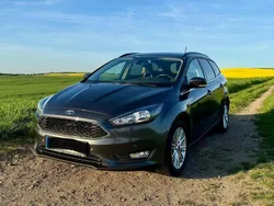 Grau Gebraucht 2017 Ford Focus Cool & Connect Kombi | 7.499 € (Guter Preis)