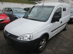 Weiß Gebraucht 2011 Opel Combo Van / Kleinbus | 3.490 € (Fairer Preis)