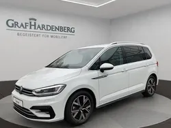 Pure white Gebraucht 2025 VW Touran Highline Van / Kleinbus | 44.900 €