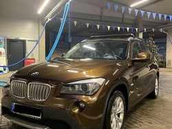 Braun Gebraucht 2010 BMW X1 SUV | 9.500 €