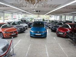 Blau Gebraucht 2016 VW Touran Comfortline Van / Kleinbus | 11.490 € (Guter Preis)