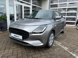 Silber Neu 2025 Suzuki Swift Comfort Limousine | 19.599 €