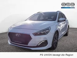 Weiß Gebraucht 2019 Hyundai i30 Premium Kombi | 19.750 € (Etwas zu teuer)