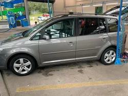 Grau Gebraucht 2008 VW Touran United Van / Kleinbus | 4.599 € (Fairer Preis)