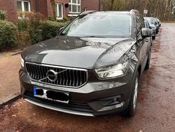 Grau Gebraucht 2018 Volvo XC40 Inscription SUV | 24.999 € (Guter Preis)