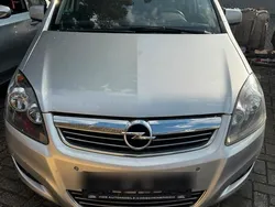 Silber Gebraucht 2011 Opel Zafira Family Van / Kleinbus | 2.800 € (Guter Preis)