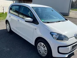 Weiß Gebraucht 2016 VW up! Kleinwagen | 7.490 € (Etwas zu teuer)