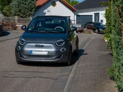 Grau Gebraucht 2021 Fiat 500e La Prima Cabrio | 20.800 € (Fairer Preis)