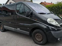Schwarz Gebraucht 2007 Opel Vivaro Van | 8.900 € (Teuer)