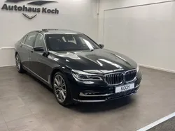 Black sapphire metallic Gebraucht 2017 BMW 750L Limousine | 35.900 € (Fairer Preis)