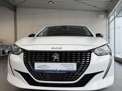 Weiß Gebraucht 2023 Peugeot 208 Allure Kleinwagen | 16.970 € (Guter Preis)