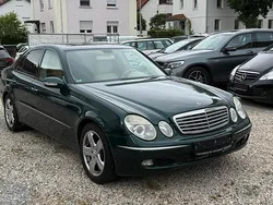 Grün Gebraucht 2006 Mercedes E500 Limousine | 4.900 €