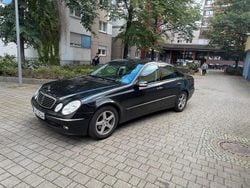 Schwarz Gebraucht 2004 Mercedes E240 Avantgarde Limousine | 3.800 € (Fairer Preis)