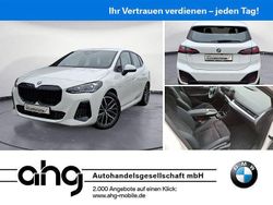Weiß Gebraucht 2023 BMW 220 Active Tourer M Sport Van / Kleinbus | 34.930 € (Teuer)