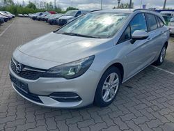 Argon silber/ice silver (m2) (metallic) Gebraucht 2020 Opel Astra Edition Kombi | 15.000 € (Teuer)