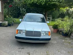 Weiß Gebraucht 1991 Mercedes E250 Limousine | 7.500 €