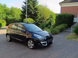 Schwarz Gebraucht 2011 Renault Scénic III Dynamique Van / Kleinbus | 2.790 € (Guter Preis)