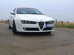 Weiß Gebraucht 2010 Alfa Romeo 159 Ti Kombi | 8.700 €