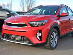 Rot Gebraucht 2024 Kia Stonic Vision SUV | 21.900 € (Etwas zu teuer)