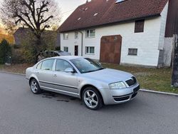 Silber Gebraucht 2009 Skoda Superb Limousine | 1.890 €