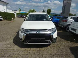 Weiß Gebraucht 2019 Mitsubishi Outlander Active SUV | 13.990 € (Fairer Preis)