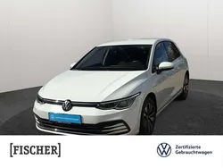 Weiss Gebraucht 2024 VW Golf VIII Move Limousine | 25.822 € (Fairer Preis)
