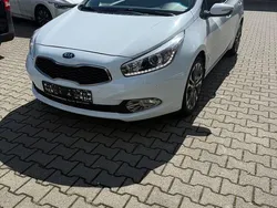 Weiß Gebraucht 2014 Kia Ceed Sportswagon Kombi | 6.390 € (Fairer Preis)