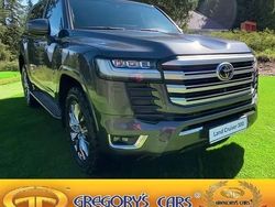 Grau Gebraucht 2023 Toyota Land Cruiser Premium SUV | 159.978 €