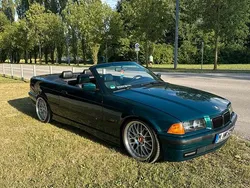 Grün Gebraucht 1994 BMW 325 Cabriolet Sport Line Cabrio | 10.500 €