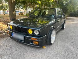 Grau Gebraucht 1989 BMW 316 Limousine | 6.999 €