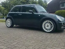 Grün Gebraucht 2005 Mini Cooper Kleinwagen | 2.300 € (Fairer Preis)