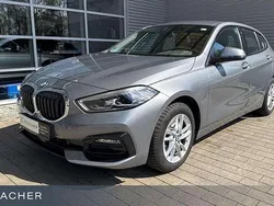 Grau Gebraucht 2023 BMW 118 Sport Line Kleinwagen | 24.619 € (Guter Preis)