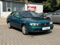 Grün Gebraucht 2001 Toyota Corolla Limousine | 3.650 € (Teuer)