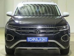 Deep black pearlescent (metallic) Gebraucht 2024 VW T-Roc Style SUV | 25.500 € (Superpreis)