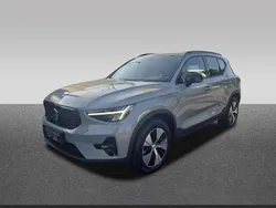 Vapour grey / metallic Gebraucht 2023 Volvo XC40 Plus SUV | 42.998 € (Teuer)