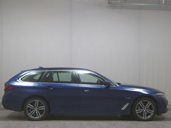 Blau Gebraucht 2022 BMW 530e M Sport Kombi | 20.980 € (Superpreis)