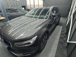Grau Gebraucht 2022 Volvo V90 CC Pro Kombi | 48.300 € (Teuer)