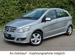 Silber Gebraucht 2010 Mercedes B200 Van / Kleinbus | 8.990 € (Teuer)