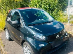 Schwarz Gebraucht 2017 Smart ForTwo Cabrio Cabrio | 11.300 €