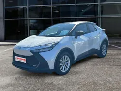 Platinum weiß perleffekt / dach schwarz Gebraucht 2024 Toyota C-HR Team SUV | 36.980 € (Etwas zu teuer)