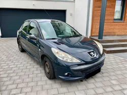 Grau Gebraucht 2010 Peugeot 206+ Kleinwagen | 1.299 € (Fairer Preis)
