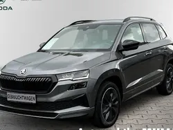 Grau Gebraucht 2022 Skoda Karoq SportLine SUV | 30.490 € (Fairer Preis)