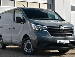 Grau Gebraucht 2022 Renault Trafic Van | 22.199 € (Fairer Preis)