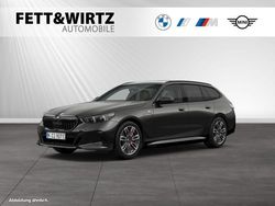 Sophistograu brillanteffekt metallic Gebraucht 2025 BMW 550e M Sport Kombi | 76.800 € (Guter Preis)